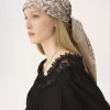 Chloé Chloé Paisley w kwadratowym szalu z jedwabnego twillu Chloé Chloé Paisley w kwadratowym szalu z jedwabnego twillu