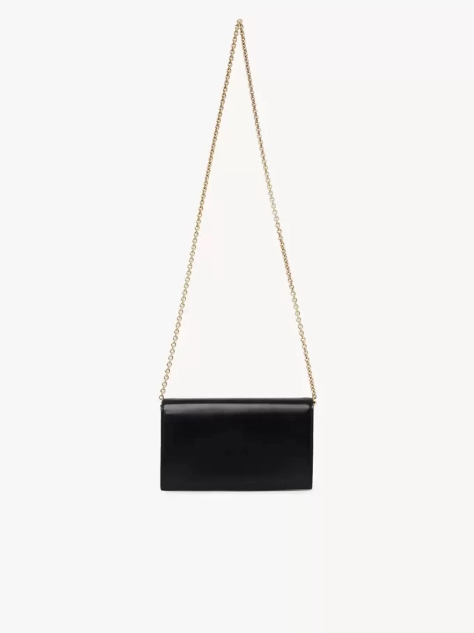 Chloé Iconic portfel z klapką na łańcuszku z błyszczącej skóry