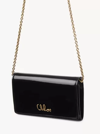 Chloé Iconic portfel z klapką na łańcuszku ze skóry lakierowanej