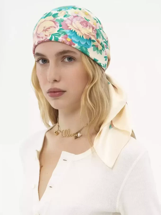 Chloé Peonies – kwadratowy szalik z jedwabnego twillu Chloé Peonies – kwadratowy szalik z jedwabnego twillu