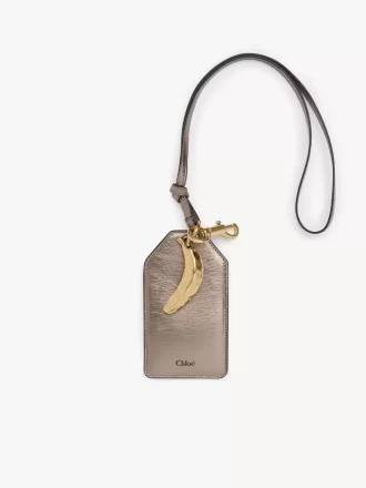 Chloé Symbols Banana tag ze skóry metalizowanej