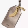 Chloé Symbols Banana tag ze skóry metalizowanej Chloé Symbols Banana tag ze skóry metalizowanej