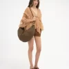 Duża torba typu hobo z bransoletą ze skóry licowej Duża torba typu hobo z bransoletą ze skóry licowej