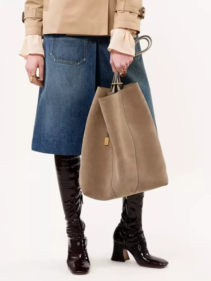 Duża torba typu tote Chloé Spin ze skóry zamszowej Duża torba typu tote Chloé Spin ze skóry zamszowej