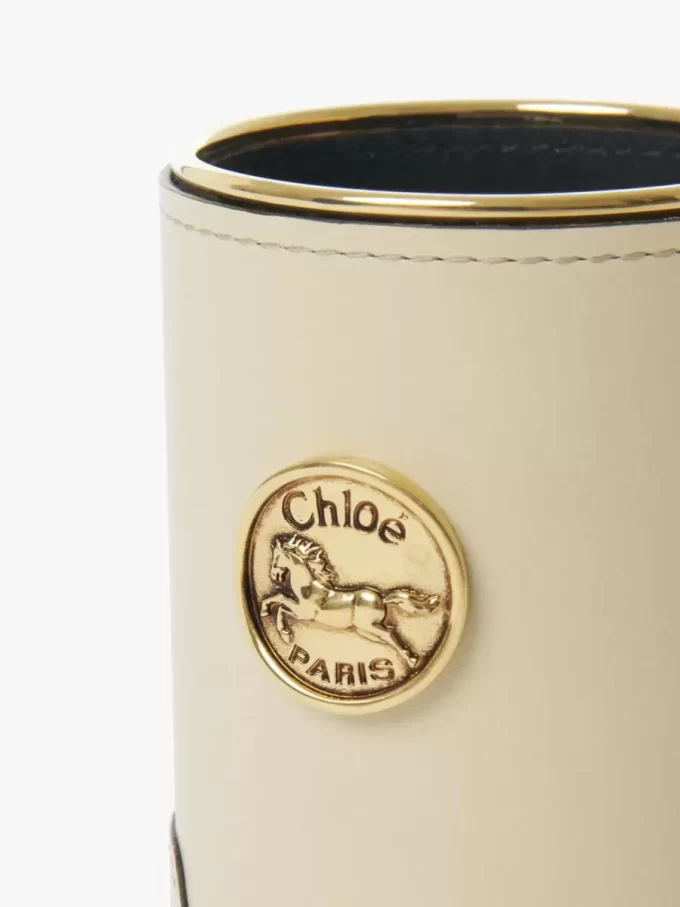 Etui na perfumy z błyszczącej skóry