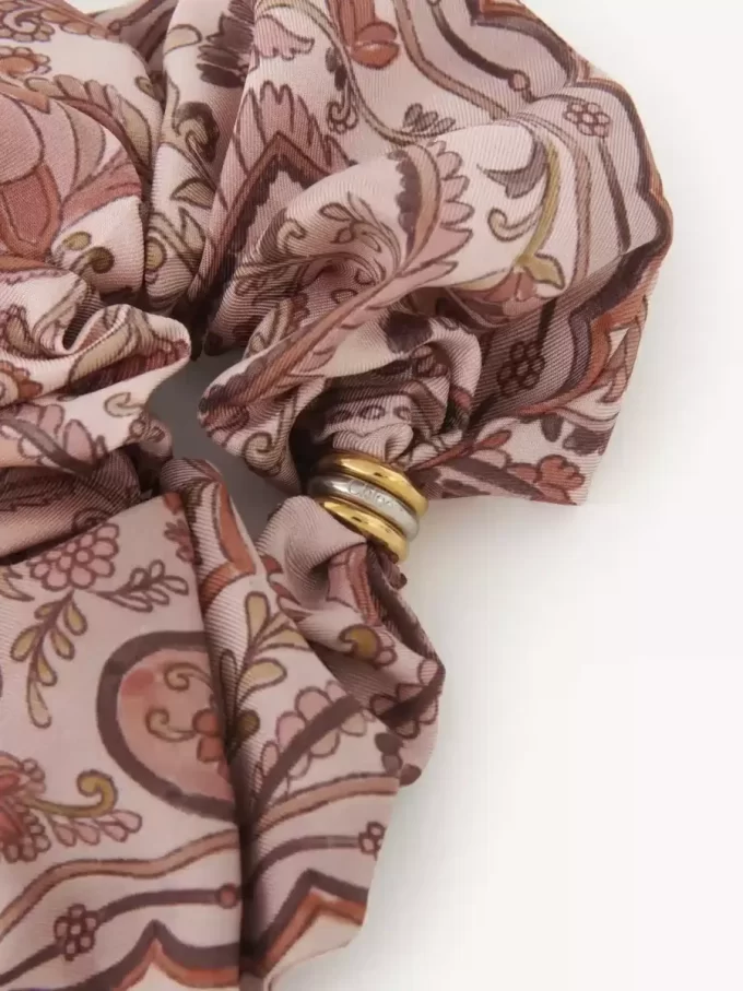 Gumka do włosów Chloé Paisley z jedwabnego skośnego materiału Gumka do włosów Chloé Paisley z jedwabnego skośnego materiału