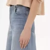 Jeansy z wysokim stanem i szerokimi nogawkami z denimu