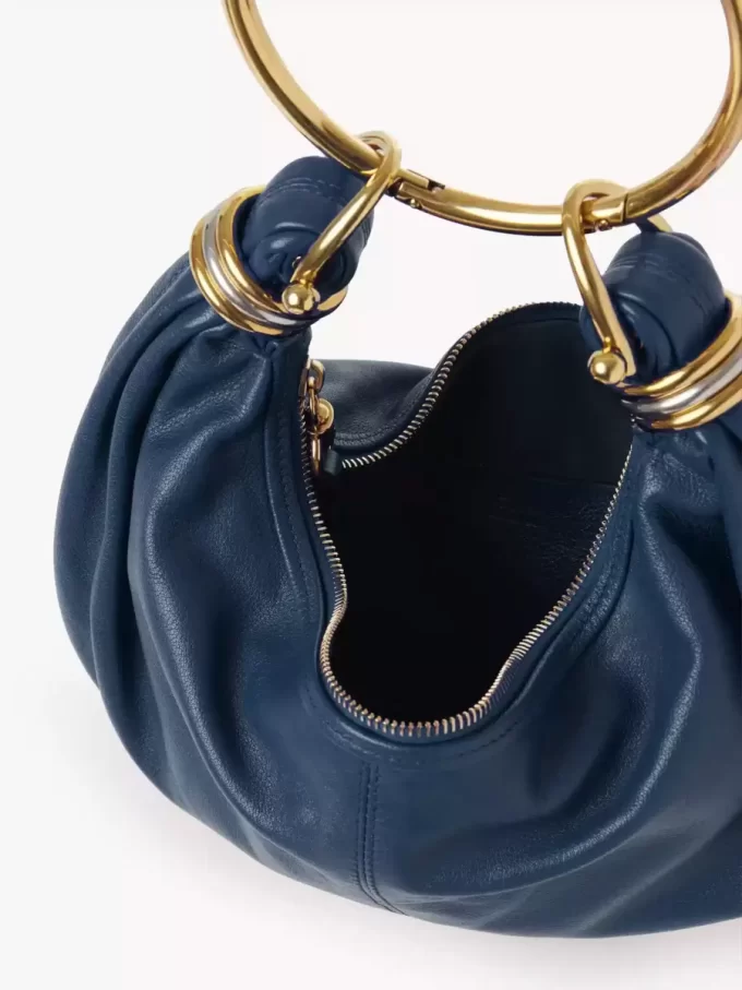 Mała torba typu hobo z bransoletką ze skóry licowej Mała torba typu hobo z bransoletką ze skóry licowej