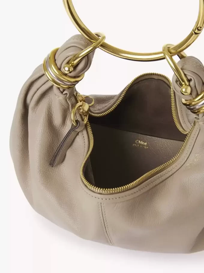 Mała torba typu hobo z bransoletką ze skóry licowej Mała torba typu hobo z bransoletką ze skóry licowej