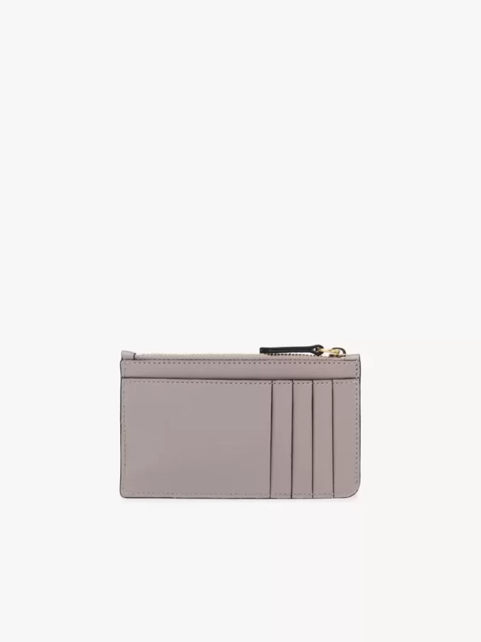 Mała torebka Chloé Iconic z przegródkami na karty, wykonana z błyszczącej skóry