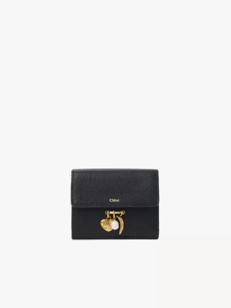 Mały portfel Chloé Charms w trzech składanych egzemplarzach ze skóry licowej Mały portfel Chloé Charms w trzech składanych egzemplarzach ze skóry licowej