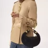 Mini torebka typu hobo z bransoletką ze skóry zamszowej Mini torebka typu hobo z bransoletką ze skóry zamszowej