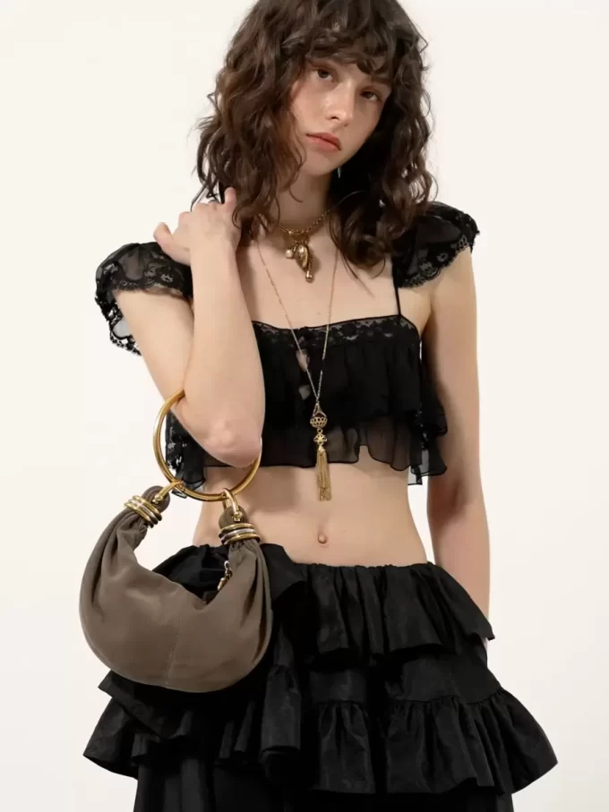 Mini torebka typu hobo z bransoletką ze skóry zamszowej Mini torebka typu hobo z bransoletką ze skóry zamszowej