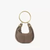 Mini torebka typu hobo z bransoletką ze skóry zamszowej Mini torebka typu hobo z bransoletką ze skóry zamszowej