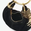 Mini torebka typu hobo z bransoletką ze skóry zamszowej Mini torebka typu hobo z bransoletką ze skóry zamszowej