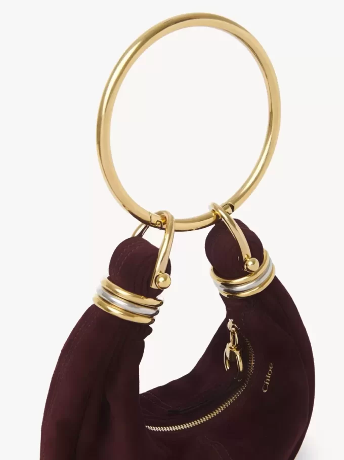 Mini torebka typu hobo z bransoletką ze skóry zamszowej Mini torebka typu hobo z bransoletką ze skóry zamszowej