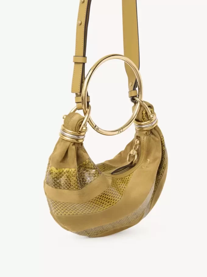 Mini torebka typu hobo z bransoletką ze skóry zamszowej i skóry węża Mini torebka typu hobo z bransoletką ze skóry zamszowej i skóry węża