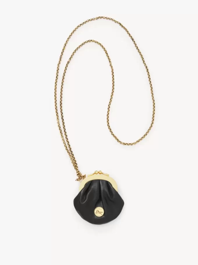 Naszyjnik z portmonetką Micro Horse Medal ze skóry licowej Naszyjnik z portmonetką Micro Horse Medal ze skóry licowej