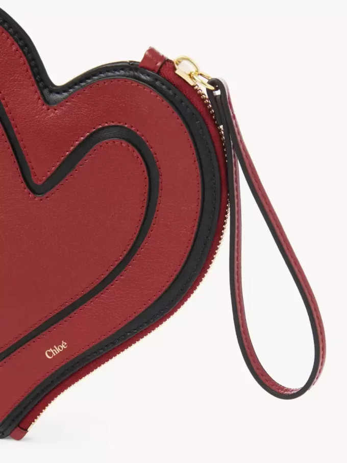 Płaska torebka Chloé Symbols Heart ze skóry licowej Płaska torebka Chloé Symbols Heart ze skóry licowej