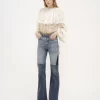 Rozszerzane jeansy z łatkami z denimu Rozszerzane jeansy z łatkami z denimu