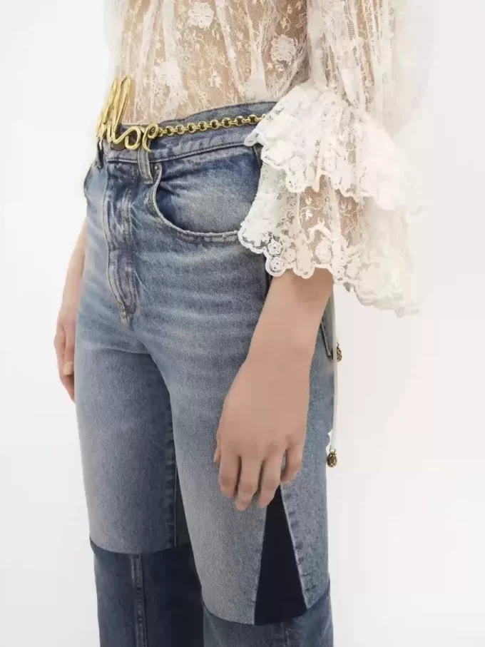 Rozszerzane jeansy z łatkami z denimu Rozszerzane jeansy z łatkami z denimu