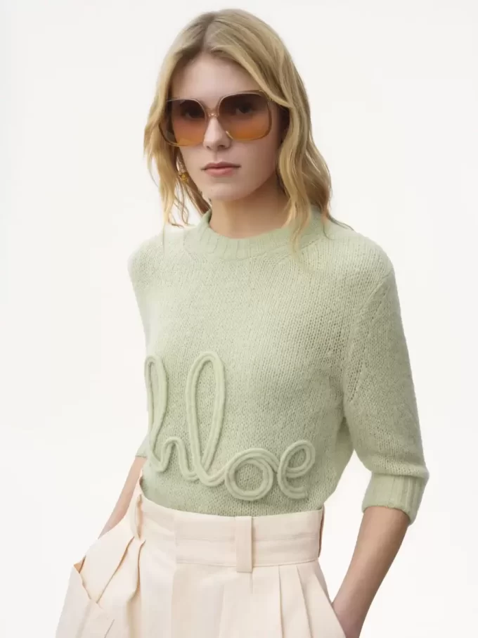Sweter z logo i rękawami do łokcia, wykonany z dzianiny z wełny alpaki i jedwabiu Sweter z logo i rękawami do łokcia, wykonany z dzianiny z wełny alpaki i jedwabiu