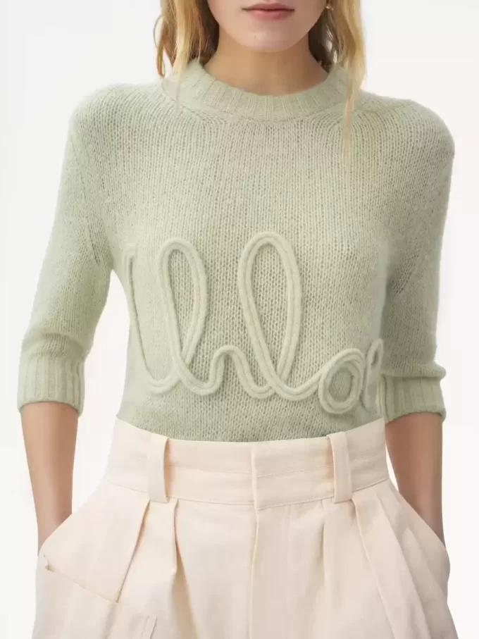 Sweter z logo i rękawami do łokcia, wykonany z dzianiny z wełny alpaki i jedwabiu Sweter z logo i rękawami do łokcia, wykonany z dzianiny z wełny alpaki i jedwabiu