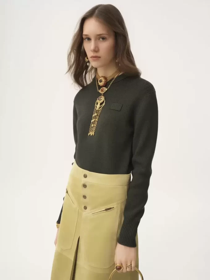 Sweter z logo wykonany z wełny merynosów Sweter z logo wykonany z wełny merynosów