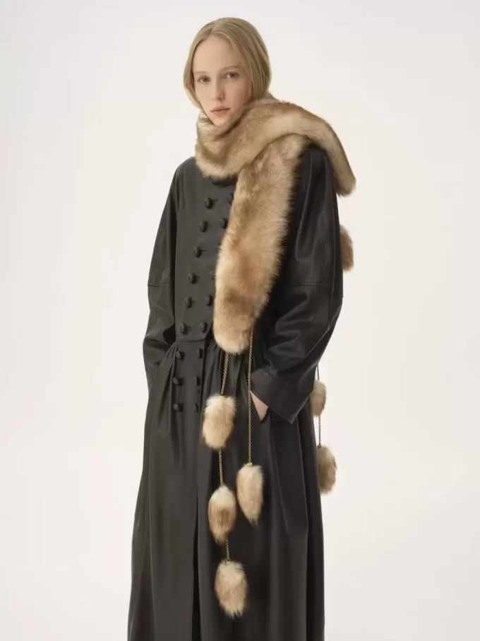 Szalik Treasure Tails z owczej skóry Szalik Treasure Tails z owczej skóry