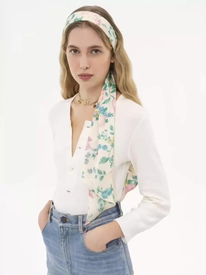 Szeroki szal bandeau Chloé Peonies z jedwabnego uroku Szeroki szal bandeau Chloé Peonies z jedwabnego uroku
