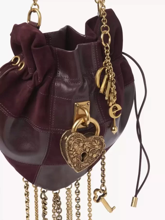 Torebka typu crossbody Château Treasures ze skóry licowej i zamszowej Torebka typu crossbody Château Treasures ze skóry licowej i zamszowej