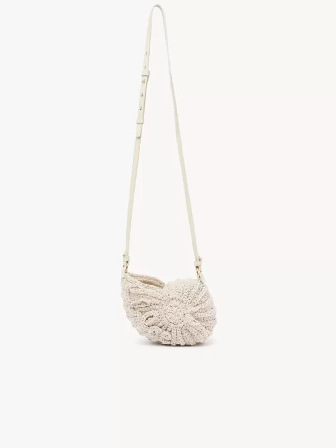 Torebka typu crossbody „Sea Treasures” wykonana na szydełku Torebka typu crossbody „Sea Treasures” wykonana na szydełku