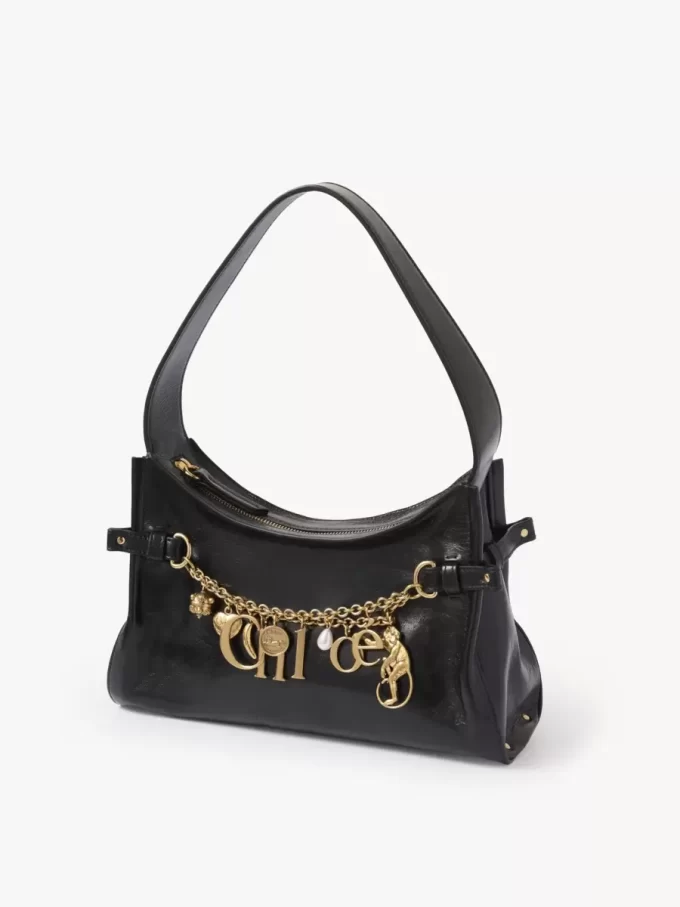 Torebka typu hobo Chloé Charms z błyszczącej skóry Torebka typu hobo Chloé Charms z błyszczącej skóry